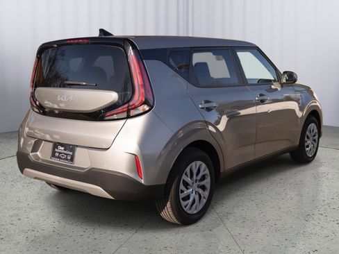 Used 2023 Kia Soul LX image 22
