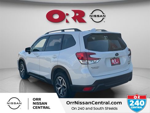 Used 2021 Subaru Forester Premium image 7