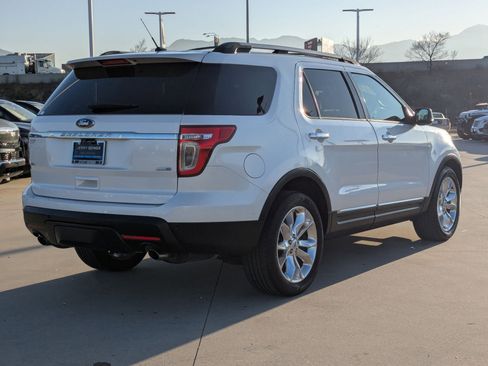 Used 2014 Ford Explorer XLT w/ Equipment Group 202A image 5