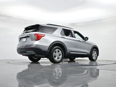 Certified 2023 Ford Explorer XLT w/ Equipment Group 202A image 31