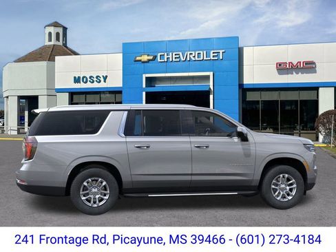 New 2026 Chevrolet Suburban LS image 6