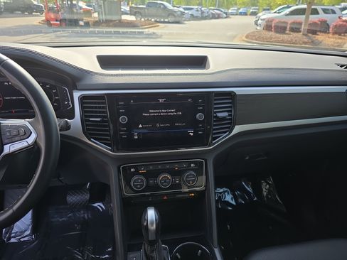 Used 2023 Volkswagen Atlas SE image 22