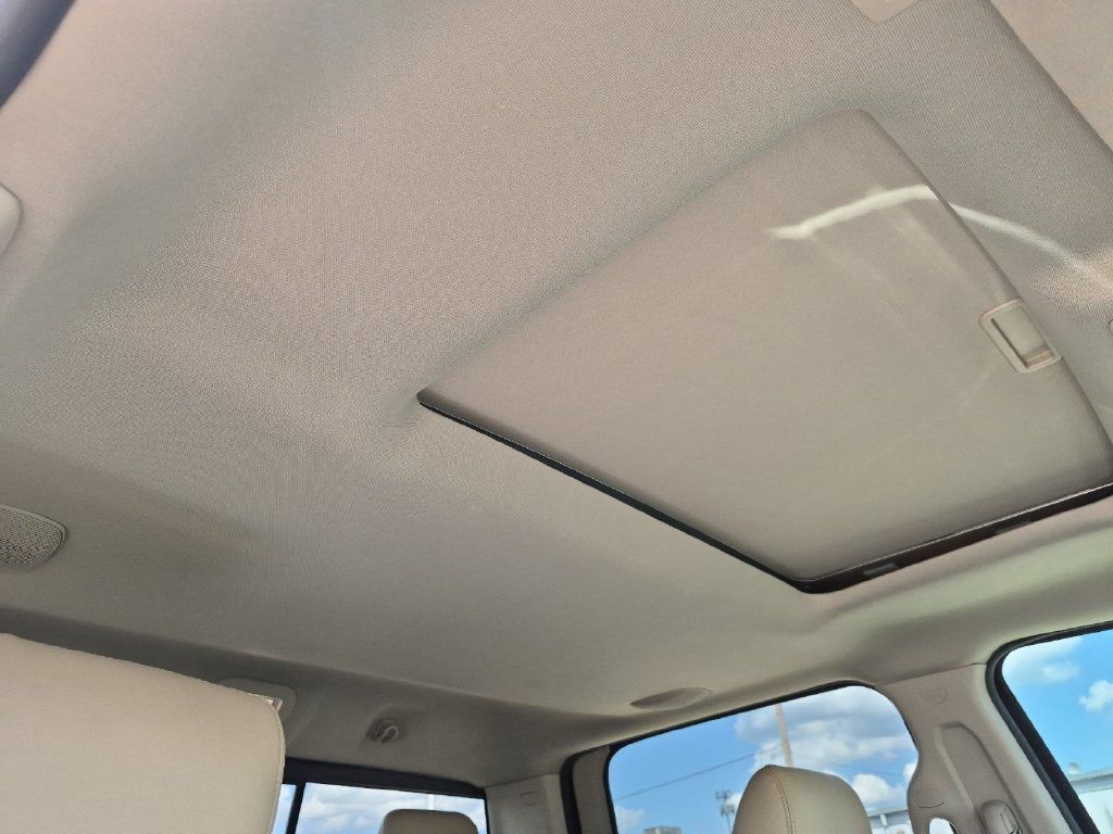 Used 2017 RAM 1500 Laramie w/ Convenience Group AWD/4WD image 16