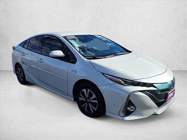 Used 2017 Toyota Prius Prime Advanced w/ Carpet Mat Package FWD image 3