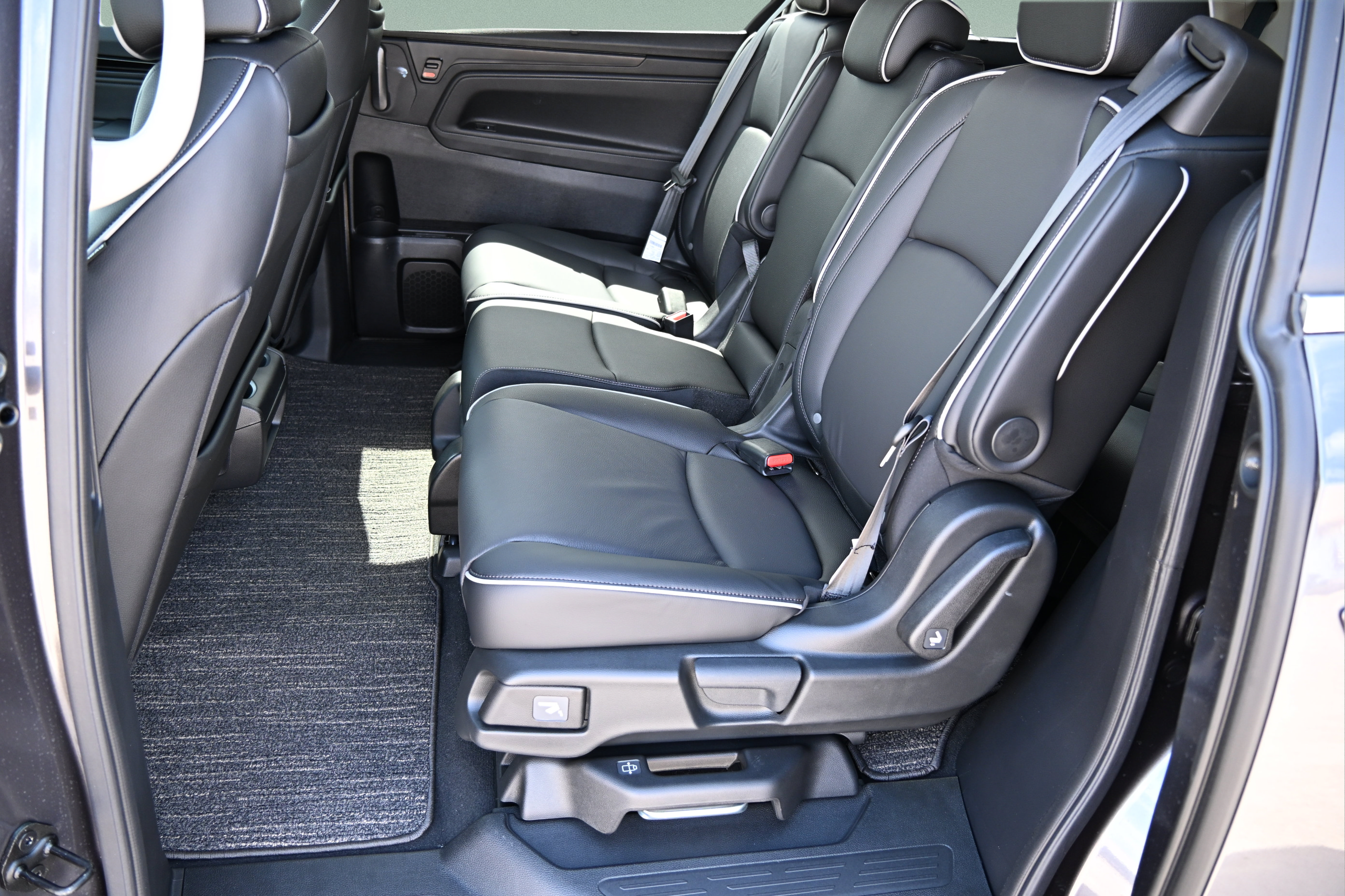 New 2027 Honda Odyssey Touring image 17