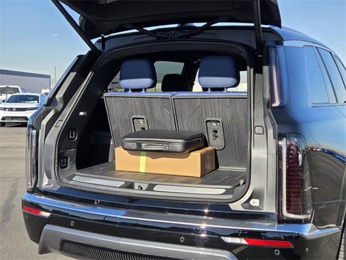 New 2026 Cadillac Vistiq Premium Luxury w/ LPO, Floor Liner Package image 18