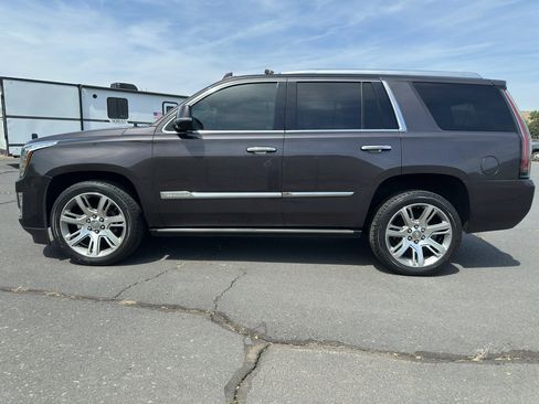 Used 2016 Cadillac Escalade Premium AWD/4WD image 3