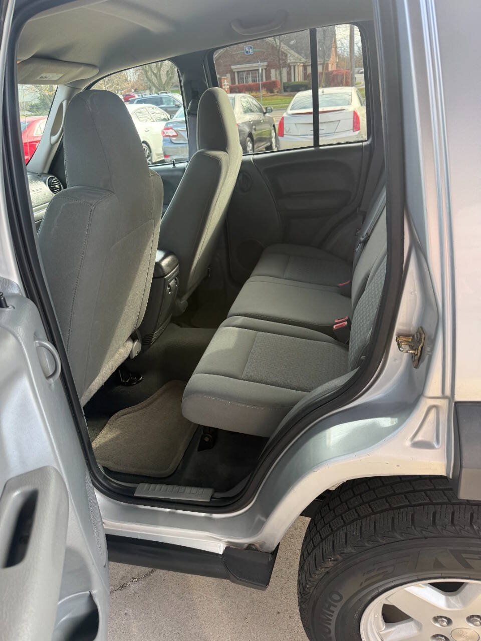 Used 2007 Jeep Liberty Sport AWD/4WD image 10