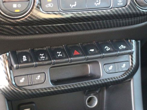 Used 2018 Chevrolet Colorado ZR2 AWD/4WD image 27