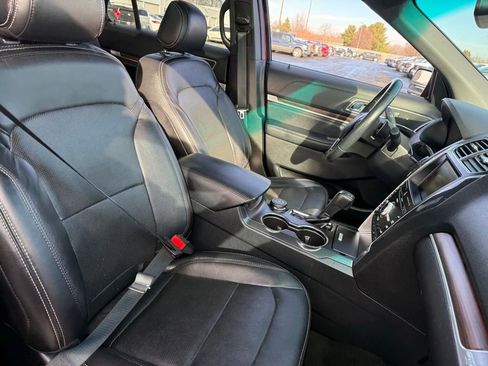 Used 2016 Ford Explorer Limited image 12