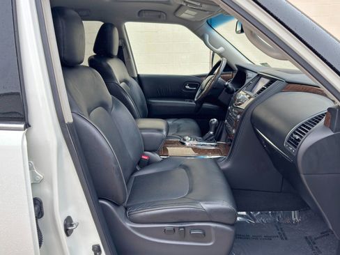 Used 2017 INFINITI QX80 4WD w/ Driver Assistance Package image 15
