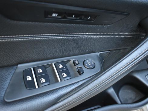 Used 2019 BMW 530i xDrive w/ Convenience Package AWD/4WD image 41