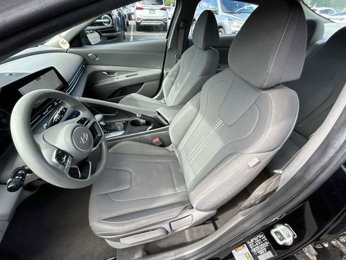 Used 2024 Hyundai Elantra SEL FWD image 13