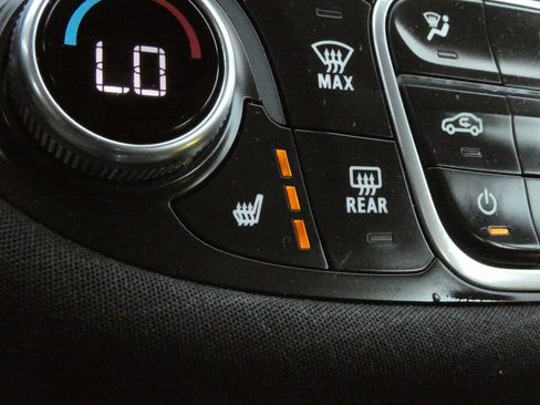 Used 2022 Chevrolet Malibu LT image 18