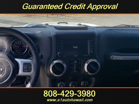 Used 2017 Jeep Wrangler Unlimited Rubicon AWD/4WD image 18