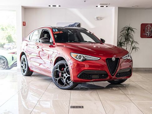 Used 2023 Alfa Romeo Stelvio Veloce AWD/4WD image 5
