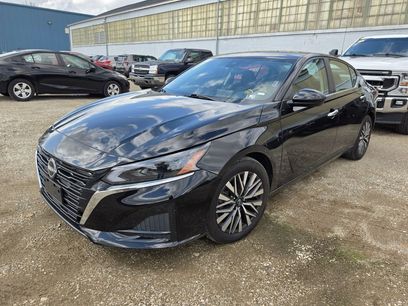 Used 2023 Nissan Altima 2.5 SV