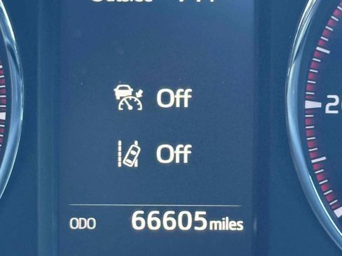 Used 2018 Toyota RAV4 SE w/ All Weather Liner Package FWD image 27