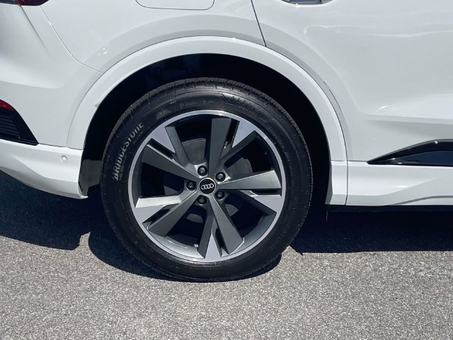 Certified 2023 Audi Q4 e-tron Prestige AWD/4WD image 9