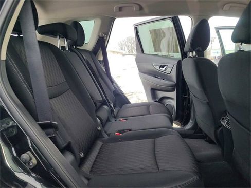 Used 2018 Nissan Rogue SV image 18