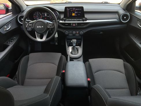 Used 2024 Kia Forte LXS image 19