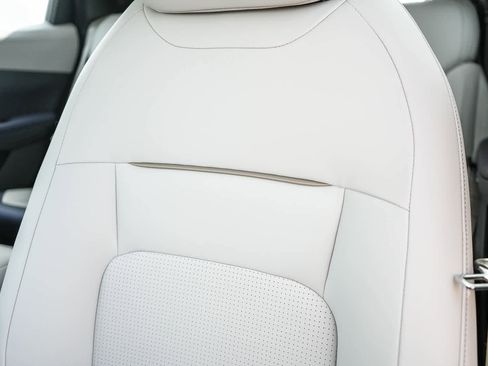 New 2026 Nissan Leaf SV+ w/ Floor Mat Package (SV+) FWD image 26