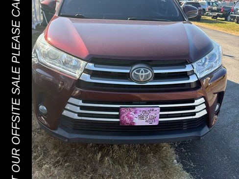 Used 2017 Toyota Highlander LE image 18