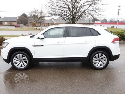 Used 2022 Volkswagen Atlas Cross Sport SE image 8