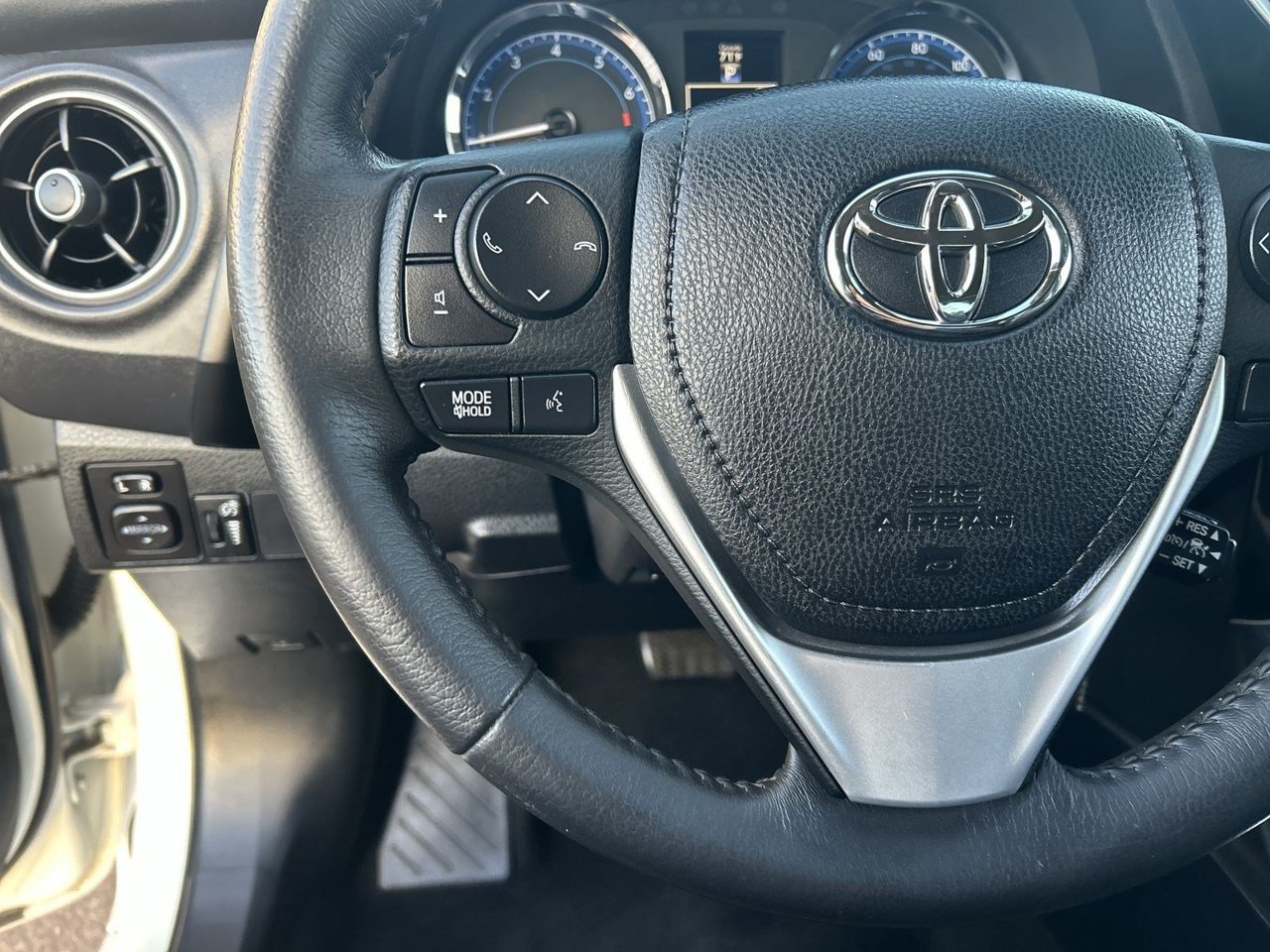 Used 2018 Toyota Corolla SE w/ Carpet Mat Package (TMS) FWD image 20