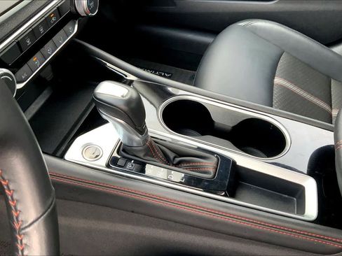 Used 2025 Nissan Altima 2.5 SR image 16