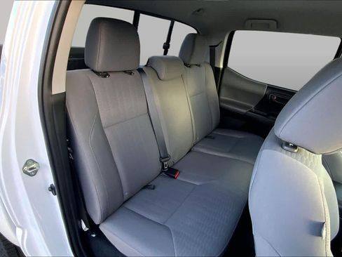 Used 2019 Toyota Tacoma SR AWD/4WD image 19