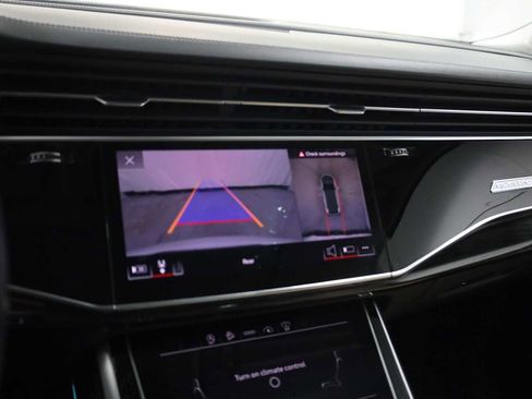 Used 2021 Audi Q7 3.0T Prestige image 32