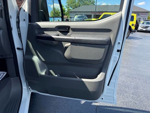 Used 2021 Nissan NV 2500 S RWD image 21