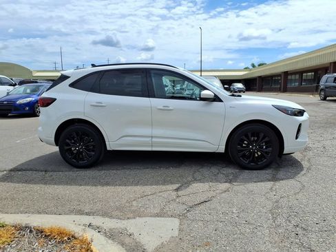 Used 2023 Ford Escape ST-Line Elite AWD/4WD image 6