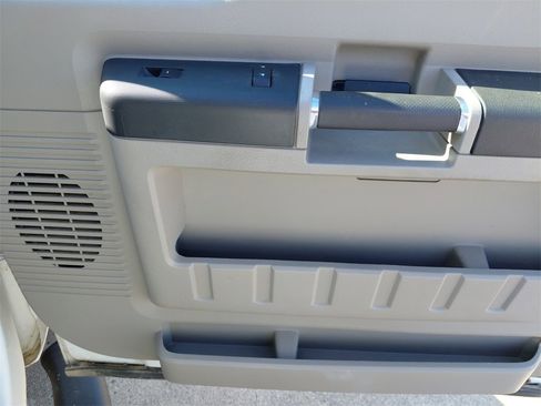 Used 2010 Ford F250 XLT image 22