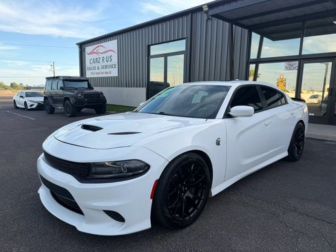 Used 2018 Dodge Charger SRT Hellcat w/ Harman/Kardon Audio Group RWD image 4