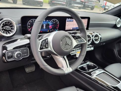 Certified 2025 Mercedes-Benz CLA 250 4MATIC image 17
