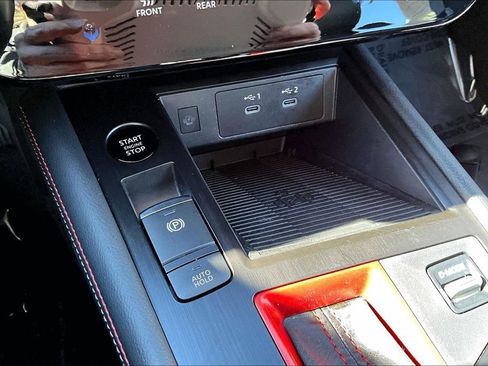 Used 2025 Nissan Kicks SR image 30