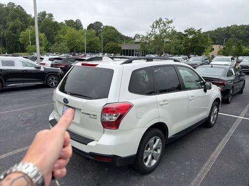 Used 2016 Subaru Forester 2.5i Premium w/ All-Weather Package AWD/4WD image 4