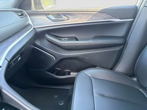 New 2026 Jeep Grand Cherokee Limited AWD/4WD image 22