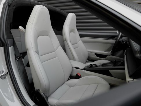 Used 2024 Porsche 911 Targa 4S image 35