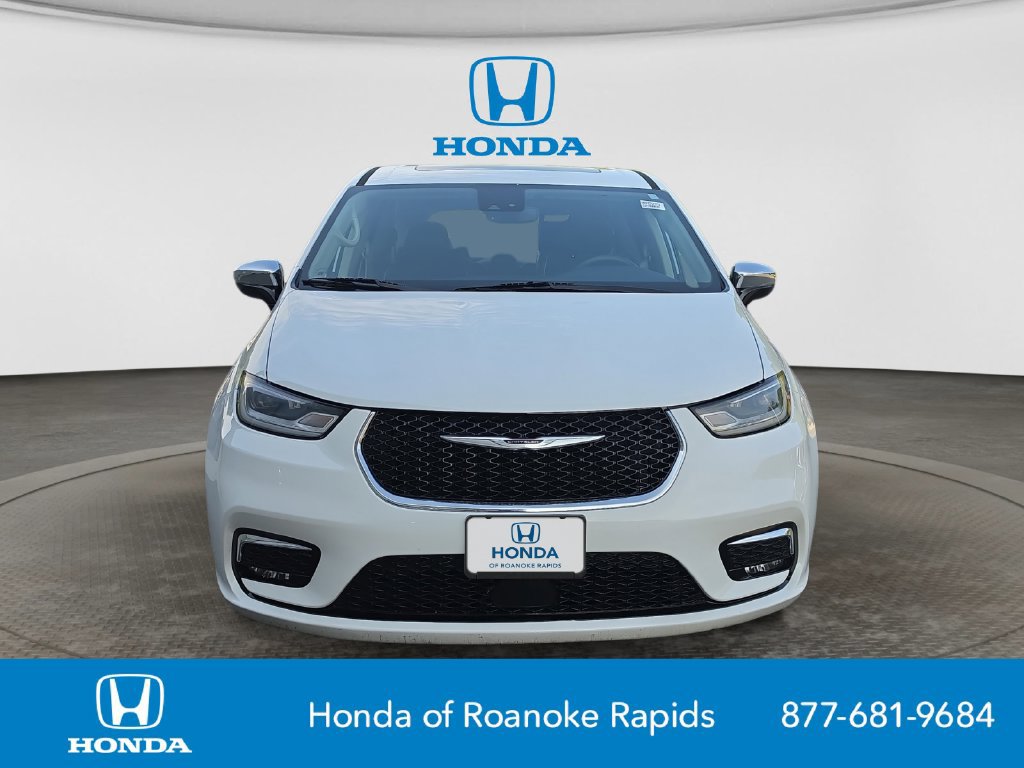Used 2023 Chrysler Pacifica Limited FWD image 8
