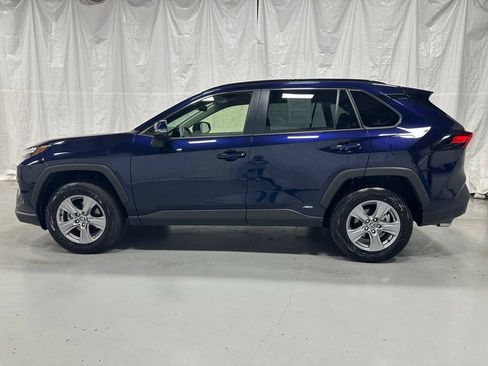 Used 2025 Toyota RAV4 XLE AWD/4WD image 4