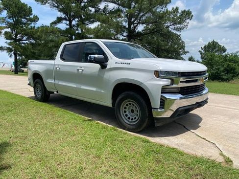 Used 2019 Chevrolet Silverado 1500 LT w/ Remote Start Package AWD/4WD image 12