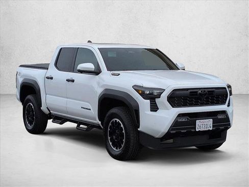 Used 2026 Toyota Tacoma TRD Off-Road w/ TRD Off Road Premium Package AWD/4WD image 3
