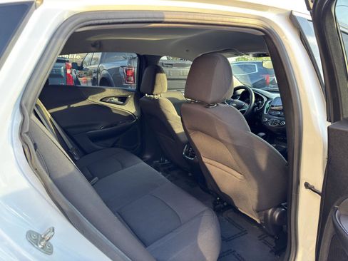 Used 2022 Chevrolet Malibu LT FWD image 36