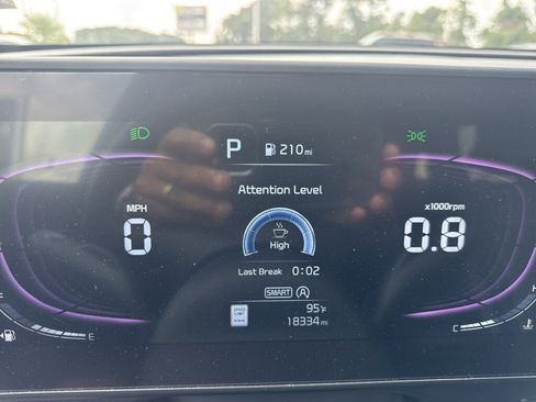 Certified 2025 Kia Sportage EX FWD image 29