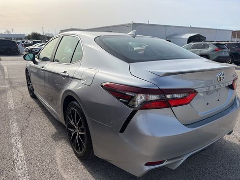 Used 2022 Toyota Camry SE image 7