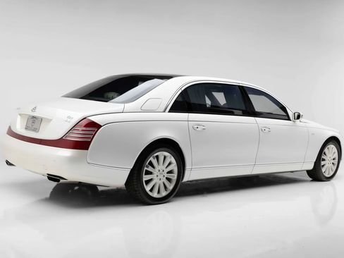 Used 2009 Maybach 62 S RWD image 11