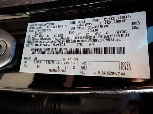 Certified 2023 Lincoln Corsair AWD w/ Equipment Group 101A image 23